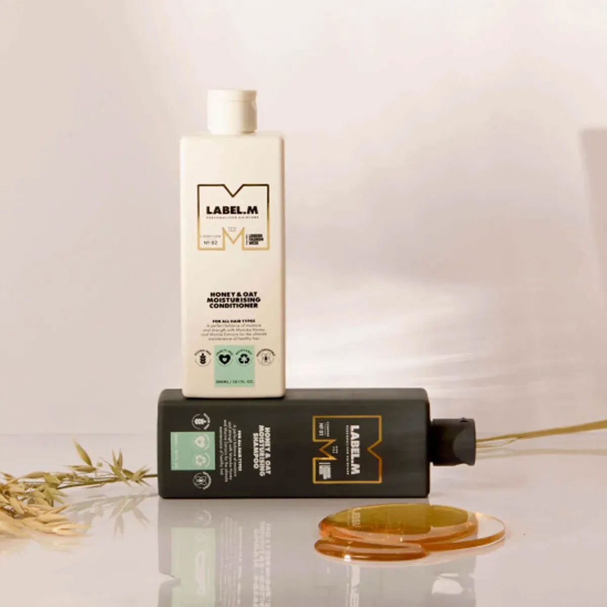 Label.m - Honey & Oat Moisturising Shampoo, foto 3 van 3