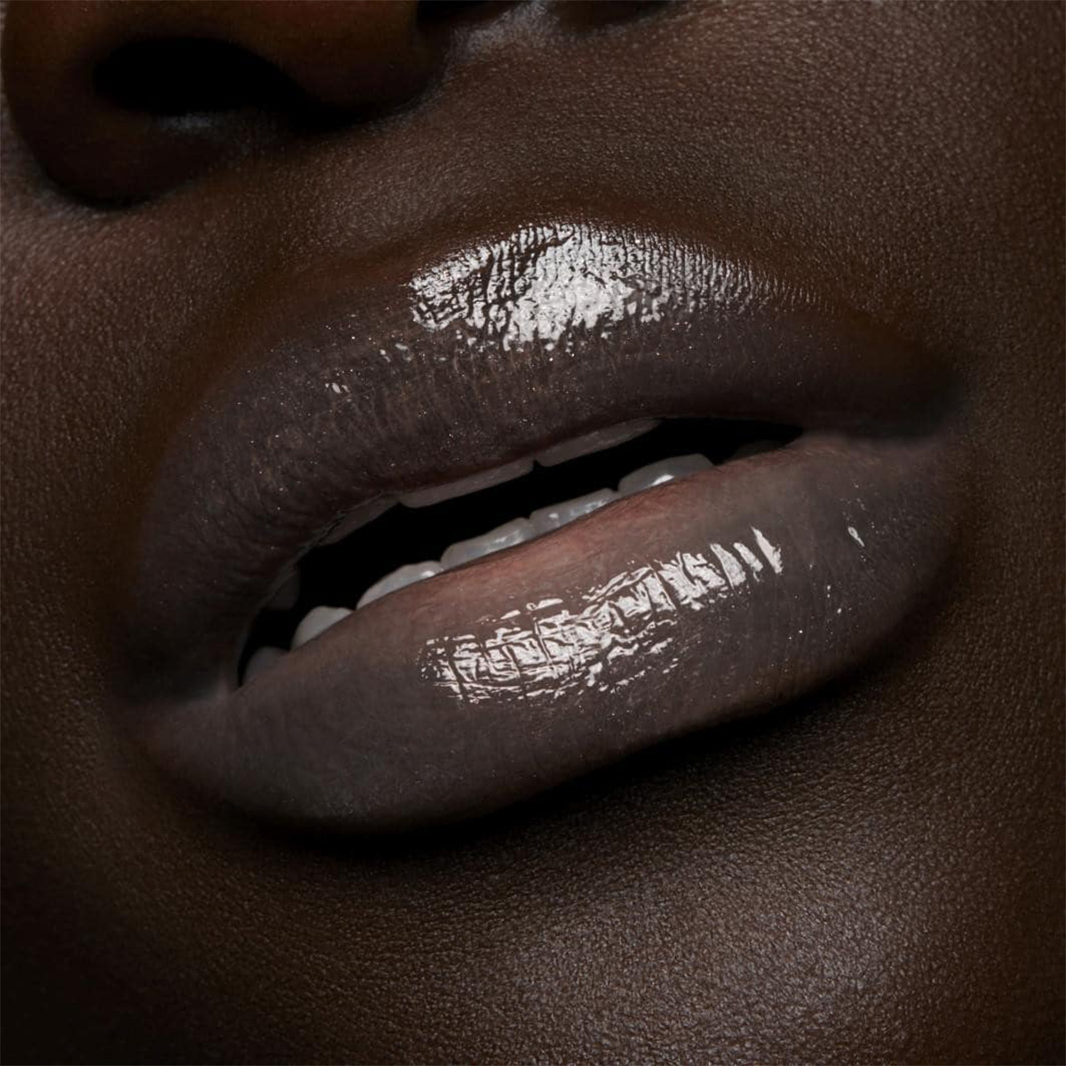 Mac - Powerglass Plumping Lipgloss, foto 3 van 4